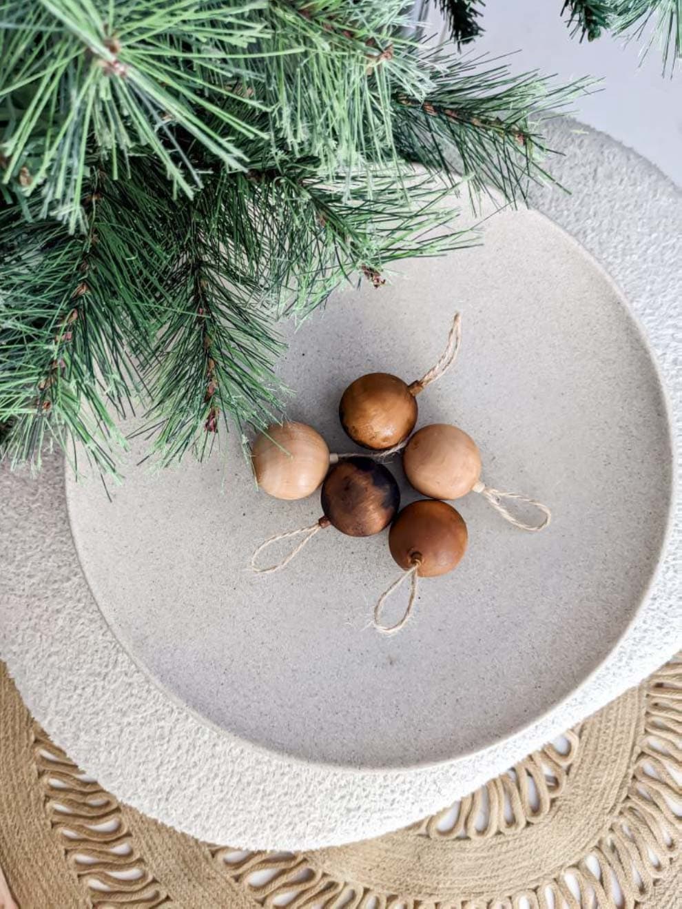 @extra.ordinary.home's elegant DIY Christmas Tree ornaments